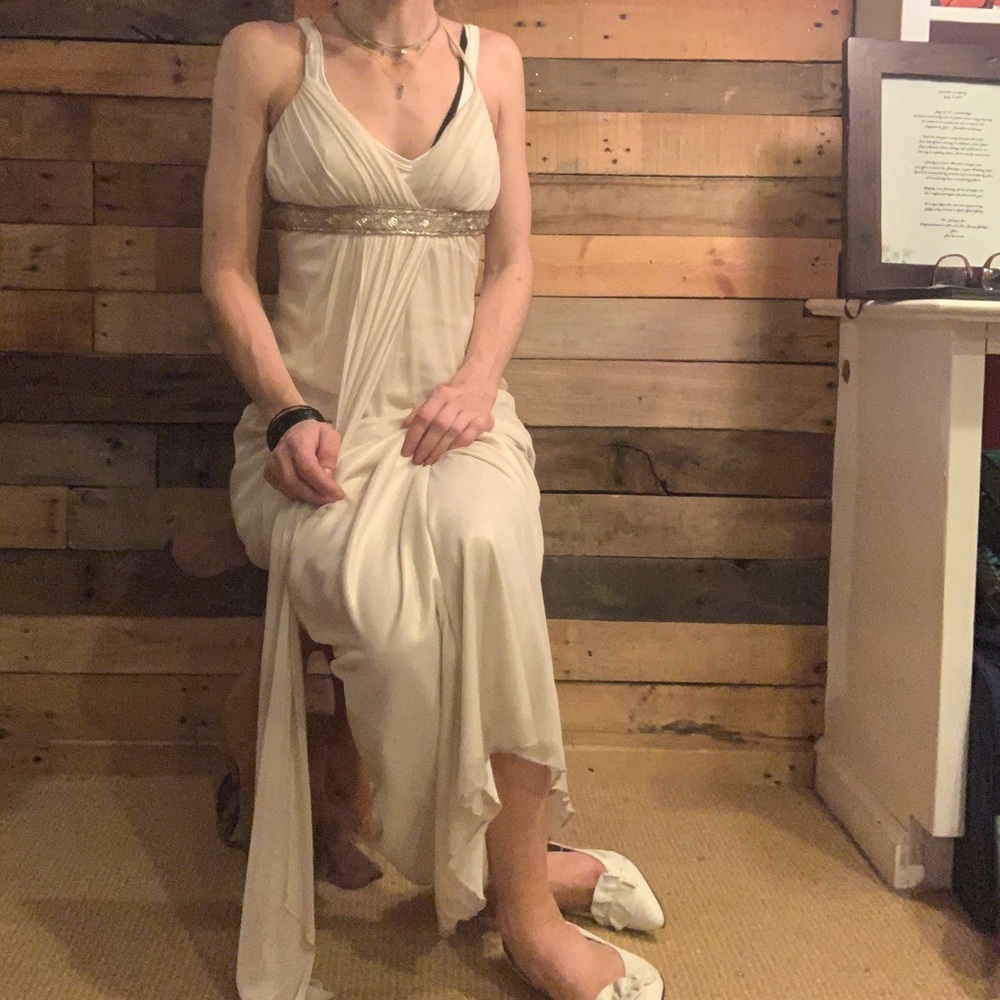 City Triangles Cream Gold Prom Dress - Picture 5 of 14